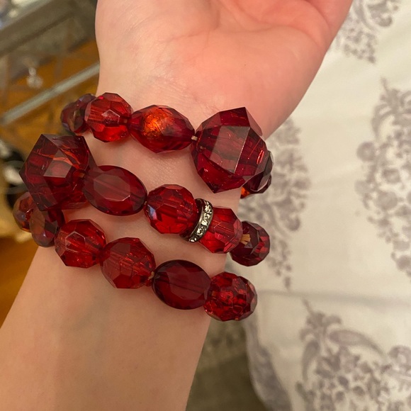 Set of Three red beaded bracelets - Picture 5 of 5